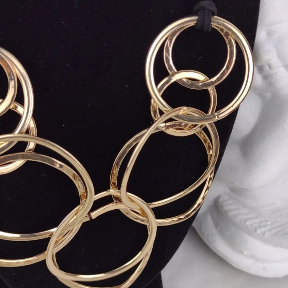 Vibrant Gold Multi-Ring Chain Link Double Layer Black Leather Choker Necklace